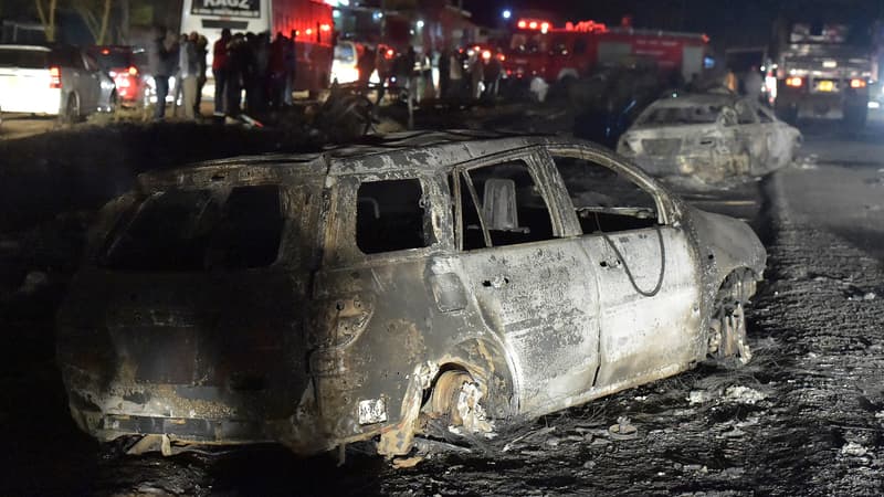 Scène de désastre au nord-ouest de Nairobi, après l'accident d'un camion-citerne.