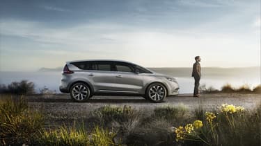 Renault ne présente pas son nouvel Espace comme un monospace mais comme un crossover, un terme bien plus vendeur.