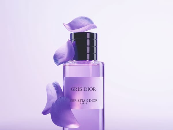 Le parfum Gris de la maison de luxe Dior.
