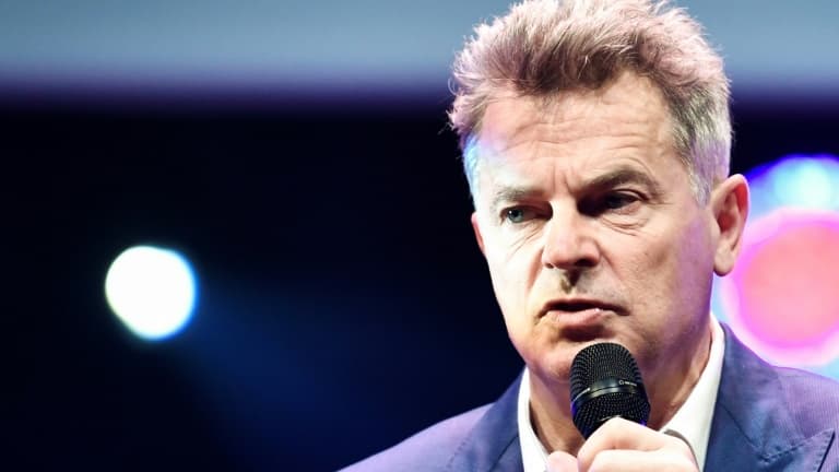 Le candidat communiste à la présidentielle Fabien Roussel, le 22 février 2022 à Paris
