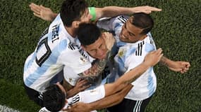 Les joueurs argentins après le but de la qualification