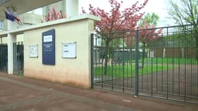 Un adolescent de 15 ans a été violemment pris pour cible par plusieurs personnes ce jeudi 4 avril non loin de son collège de Viry-Châtillon.