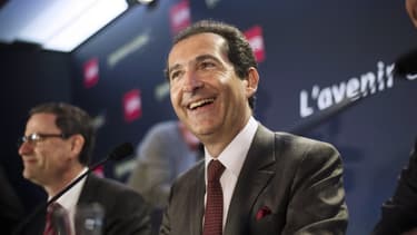 Le magnat français des télécoms ne fera pas de contre-offre pour ravir Time Warner Cable à son rival américain Charter Communications