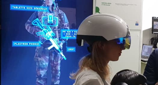 Un casque de réalité virtuelle pour fantassins. Un casque de réalité virtuelle pour fantassins.