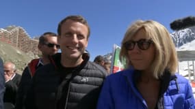 Emmanuel et Brigitte Macron au sommet du Tourmalet, le 12 avril 2017.