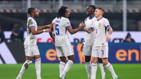 Lucas Digne et les Bleus fêtent la victoire de l'équipe de France en Italie (1-3, Ligue des nations), 17 novembre 2024