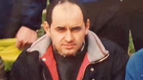 Dino Scala, mis en examen pour 19 viols et agressions sexuelles, pendant qu'il était encore président d'un club de football local à Pont-sur-Sambre, dans le Nord. 