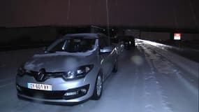 Dans l'Hérault, la neige coince des automobilistes dans leurs voitures
