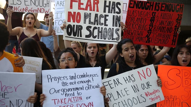 Une manifestation contre les armes le 17 février 2018 à Fort Lauderdale, Floride