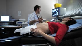 La PMA, encadrée légalement depuis 1994 et réservée aux couples hétérosexuels, a permis en 2012 la naissance de plus de 23.887 enfants en France, soit 2,9% du total des naissances.