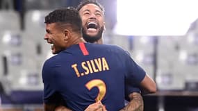 La joie de Neymar et Thiago Silva