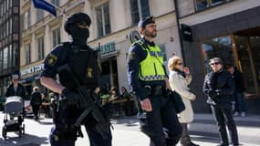 Des policiers patrouillent à Stockholm le 9 avril 2017