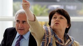 L'eurodéputé socialiste Vincent Peillon réfute toute divergence de fond entre Dominique Strauss-Kahn et Martine Aubry, candidat potentiel à la primaire du PS en vue de la présidentielle de 2012. /Photo d'archives/REUTERS/Régis Duvignau