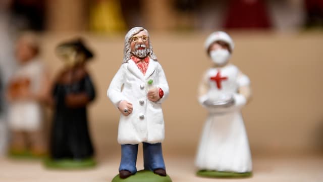 Un santon à l'effigie du Professeur Didier Raoult