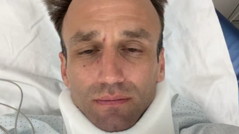 Le pilote de moto francais Johann Zarco sur son lit d hopital 17 mai 2026 2287281