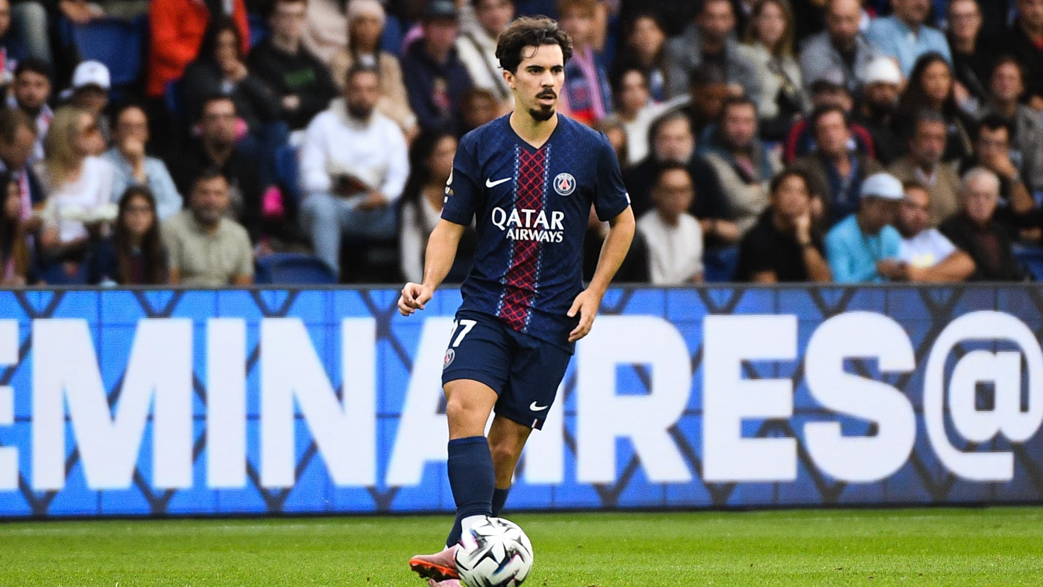 Vitinha lors de PSG-Lens, le 14 septembre 2025 en Ligue 1 Vitinha lors de PSG-Lens, le 14 septembre 2025 en Ligue 1
