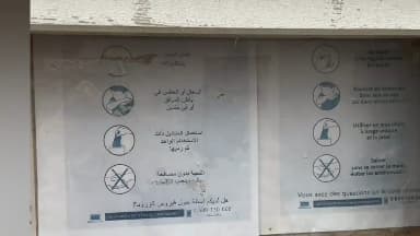 Une affiche en langue arabe dans une école de Montauban 