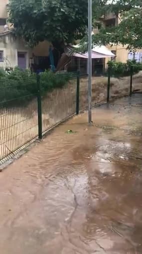 Inondations à la périphérie de Nîmes - Témoins BFMTV