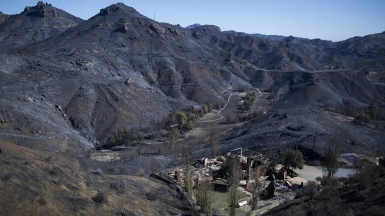 Les montagnes de Santa Monica après l'incendie.