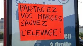 En colère, les agriculteurs mènent des opérations en Bretagne, Pays de la Loire, et Normandie