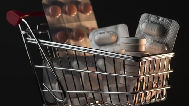 Les prix des médicaments sans ordonnance sont généralement plus attractifs dans les espaces en libre service des pharmacies.