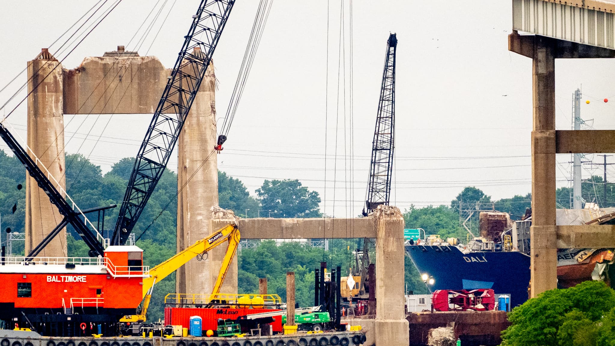 Le pont Francis Scott Key Bridge de Baltimore après le départ du porte-conteneurs Dali le 20 mai 2024