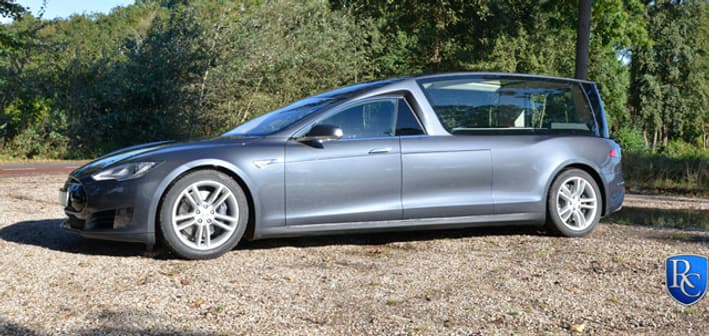 Cette Model S atteint désormais les 5,77 mètres de long. Cette Model S atteint désormais les 5,77 mètres de long.