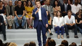 Emmanuel Macron en meeting