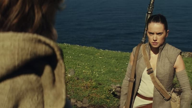 Un tout premier teaser de Star Wars: Episode VIII, dévoile de nouvelles images de la saga. Avec la jeune Rey et Luke Skywalker. "Je suis ton père" ?