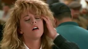 Meg Ryan donne son interprétation de l'orgasme dans le film "Quand Harry rencontre Sally"