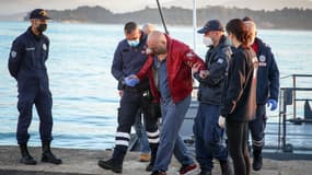 Un passager d'un paquebot en feu en Grèce est débarqué l'île grecque de Corfou