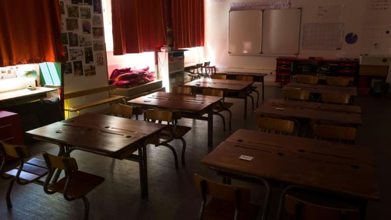 Une classe vide dans une école de Mulhouse, en Alsace, le 18 mai 2020