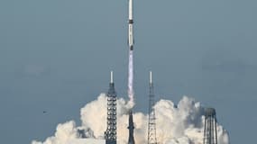 La fusée New Glenn de Blue Origin décolle de la station spatiale de Cap Canaveral, en Floride, le 13 novembre 2025.