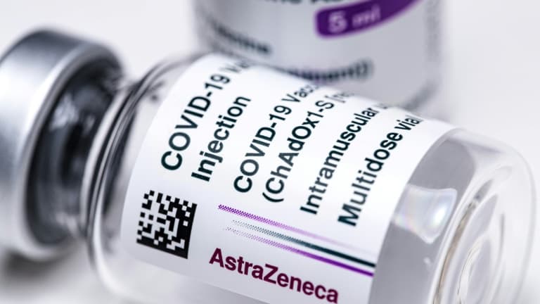 covid 19 l ansm recommande la poursuite de la vaccination avec astrazeneca