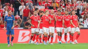 Benfica célébrant sa large victoire face à l'OGC Nice, en 3e tour de Ligue des champions, 12 aout 2025
