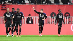 La joie des Lyonnais sur la pelouse de Nice, le 9 mars 2025.