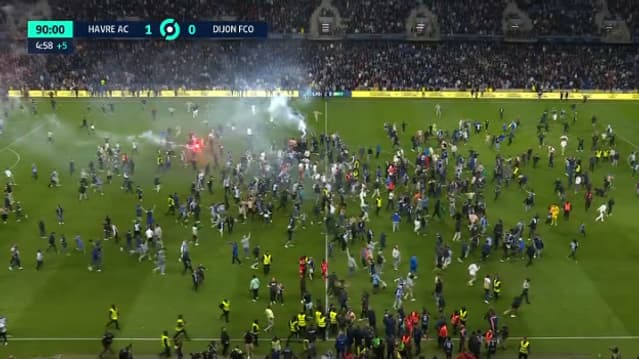 L'envahissement du terrain au Havre.