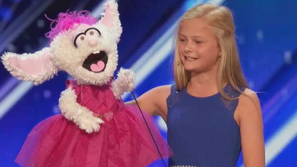 La jeune Darci Lynne Farmer et sa marionnette dans "America's Got Talent" le 30 mai 2017. La jeune Darci Lynne Farmer et sa marionnette dans "America's Got Talent" le 30 mai 2017.