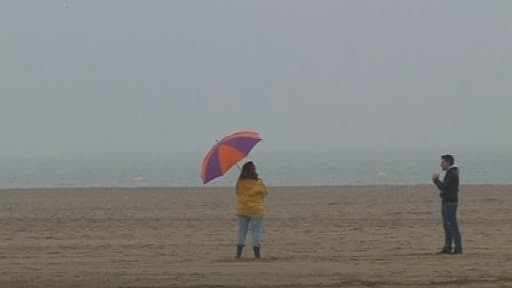 La plage de Deauville sous la pluie dimanche 19 mai