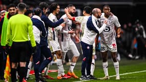 Nabil Bentaleb et les joueurs du Losc lors de leur victoire à Rennes, le 16 décembre 2025 en Ligue 1