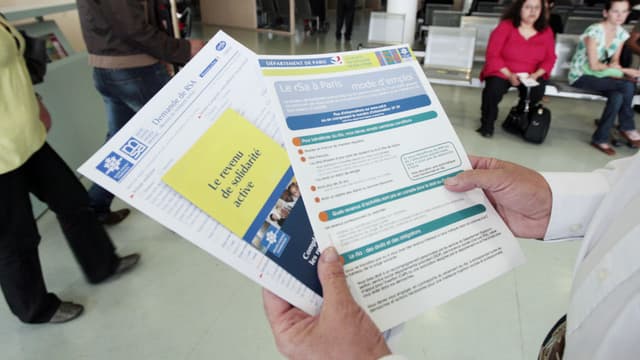 Actuellement le RSA n'est pas accessible aux jeunes de 18 à 25 ans.