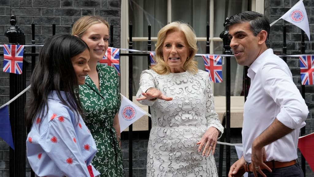 Jill Biden et sa petite-fille Finnegan Biden accompagnées de Rishi Sunak et son épouse Akshata Murty à Downing Street ce dimanche. Jill Biden et sa petite-fille Finnegan Biden accompagnées de Rishi Sunak et son épouse Akshata Murty à Downing Street ce dimanche.