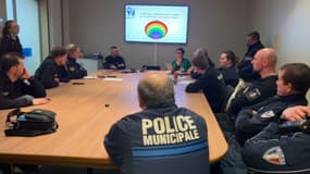Depuis quelques mois, la police municipale d’Arras apprend à reconnaître et aider les personnes atteintes de trouble du spectre de l'autisme.  