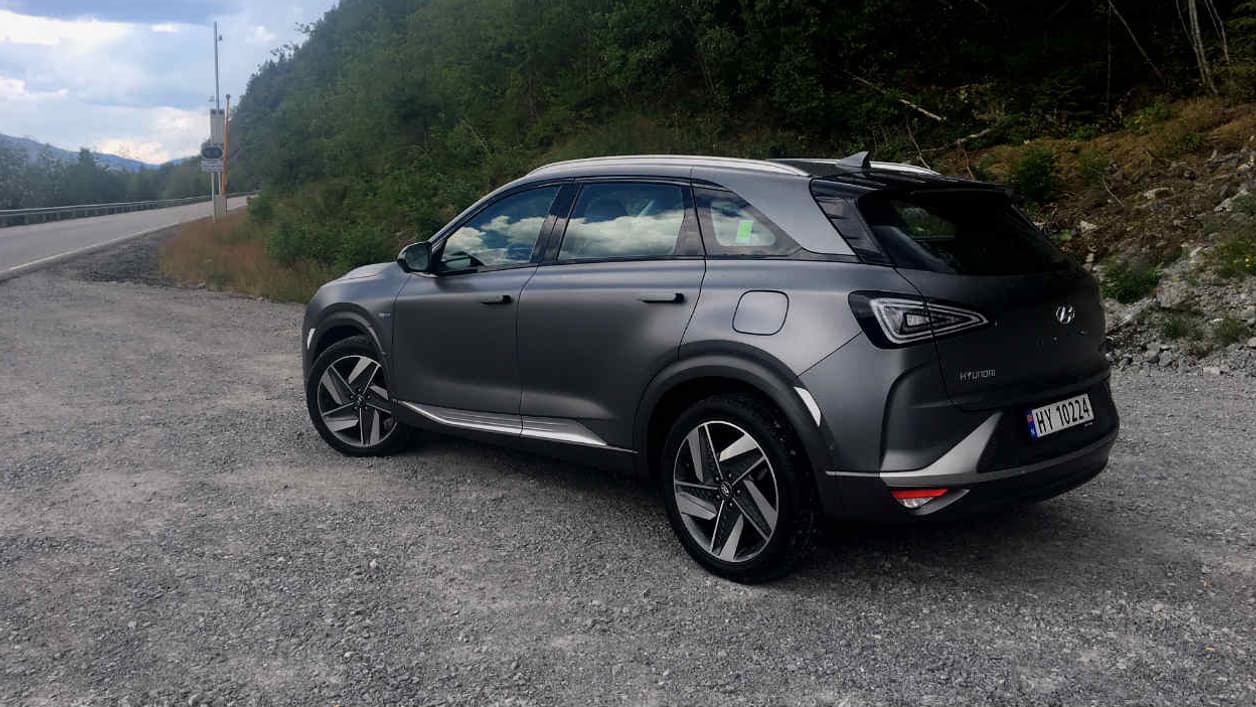 Les commandes ouvriront en septembre en France pour le Nexo. En seulement 2 jours en Norvège, la semaine dernière, Hyundai en avait déjà vendu 85 exemplaires. Les commandes ouvriront en septembre en France pour le Nexo. En seulement 2 jours en Norvège, la semaine dernière, Hyundai en avait déjà vendu 85 exemplaires.
