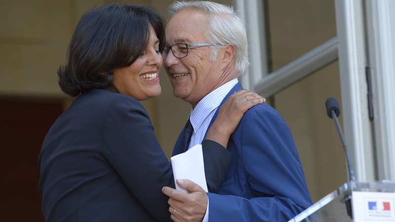 Myriam El Khomri a pris ses fonctions de ministre du Travail lors de la cérémonie de passation de pouvoir avec François Rebsamen.