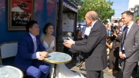 Quand Collomb assure être "le ministre de la police" à des touristes malaisiens