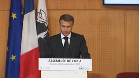 "Je suis favorable à ce qu'une nouvelle étape soit franchie": en Corse, Emmanuel Macron dit vouloir "ouvrir une page nouvelle"