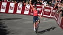Thomas Pidcock (Ineos-Grenadiers) lors de sa victoire sur les Strade Bianche, le 4 mars 2023.