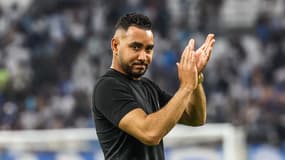 Dimitri Payet applaudit les supporters de l'OM au Vélodrome, le 27 mai 2023