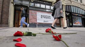 Sur le lieu du double attentat de Boston.